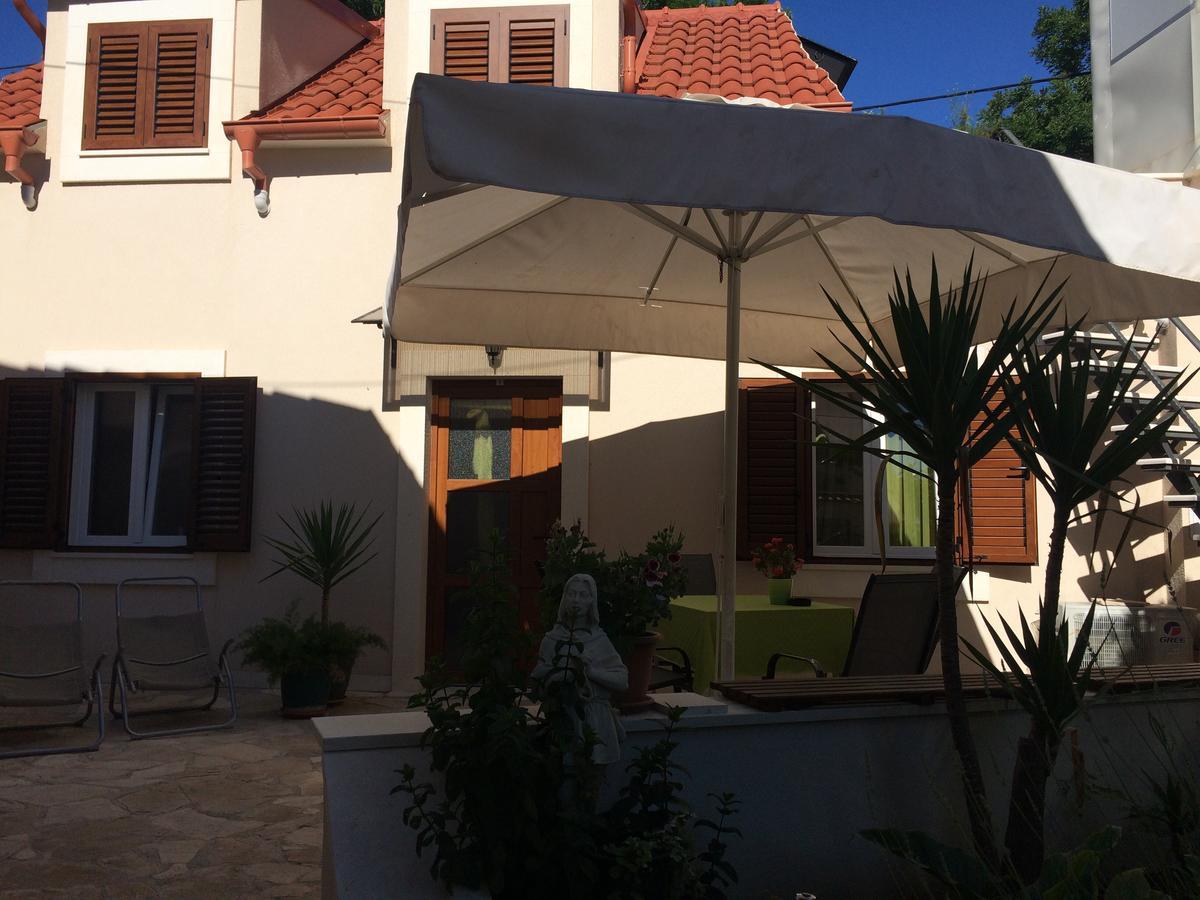 Guesthouse Kresic Split Exterior photo